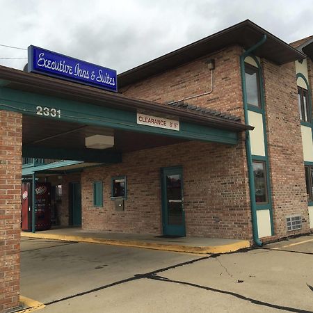 Executive Inn And Suites Dyersburg Bagian luar foto