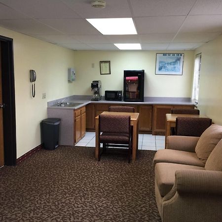 Executive Inn And Suites Dyersburg Bagian luar foto