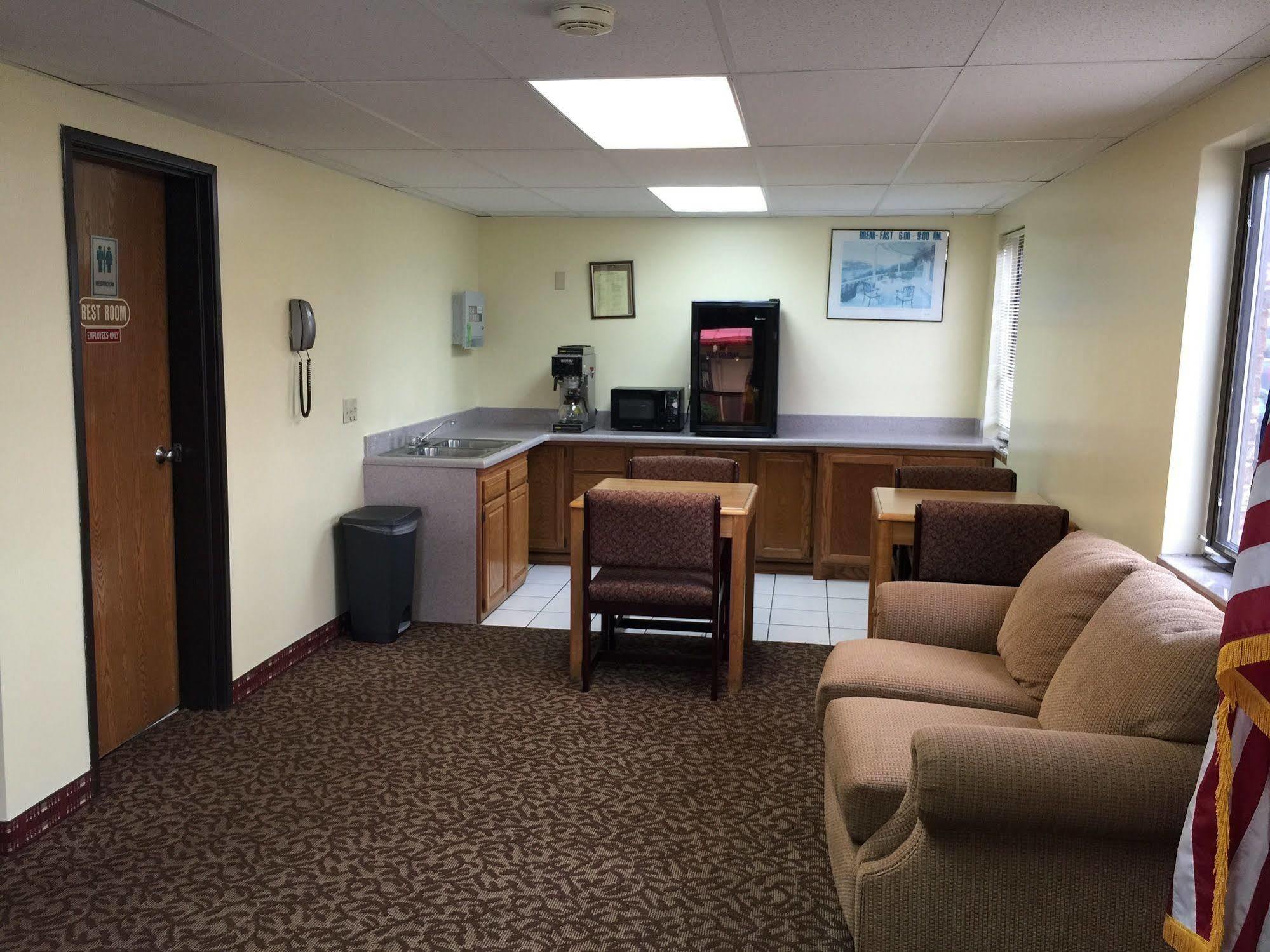 Executive Inn And Suites Dyersburg Bagian luar foto
