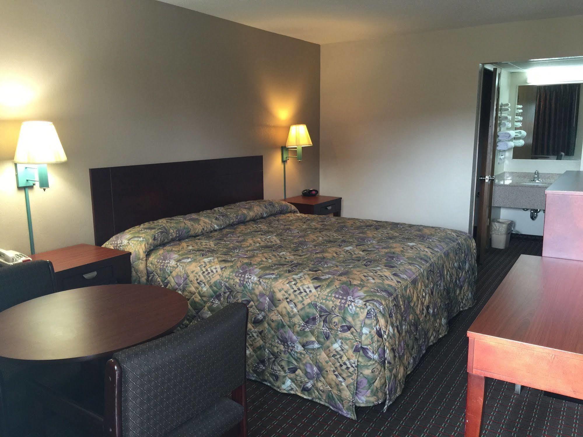 Executive Inn And Suites Dyersburg Bagian luar foto