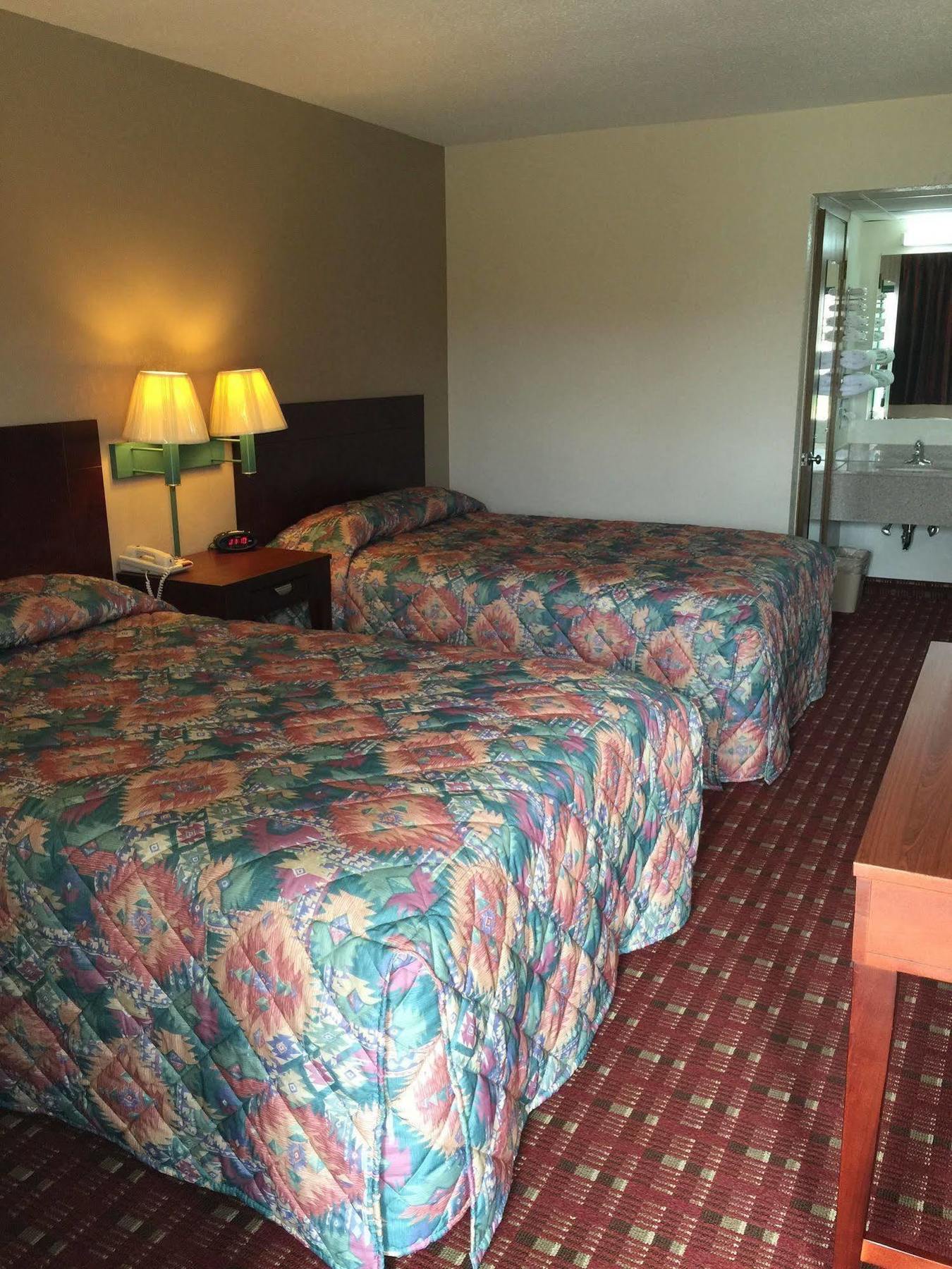 Executive Inn And Suites Dyersburg Bagian luar foto