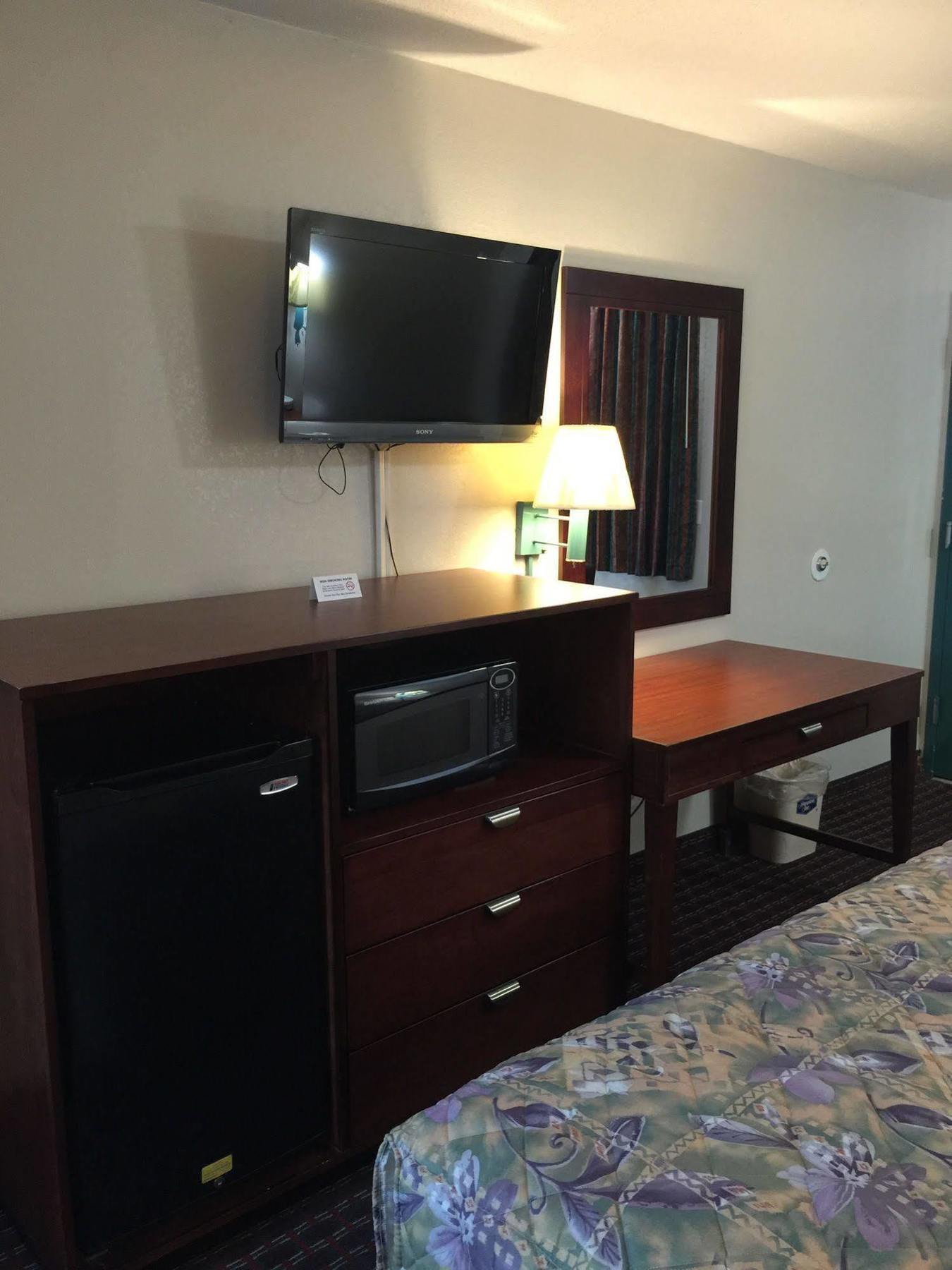 Executive Inn And Suites Dyersburg Bagian luar foto