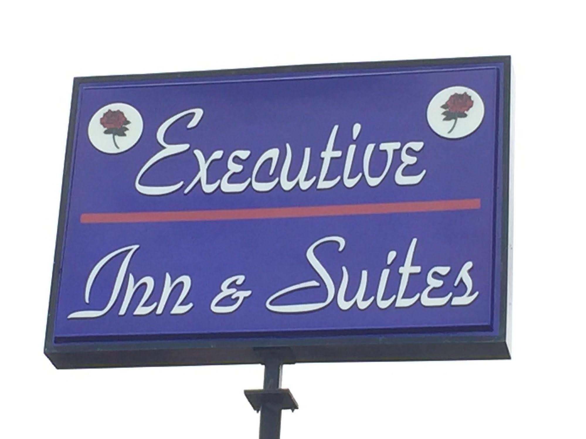 Executive Inn And Suites Dyersburg Bagian luar foto